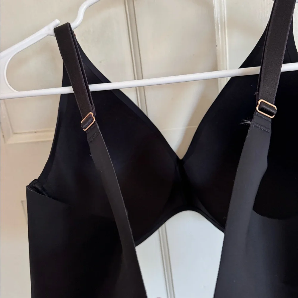 Soma‎ black Vanishing 360 wireless bra size 42C